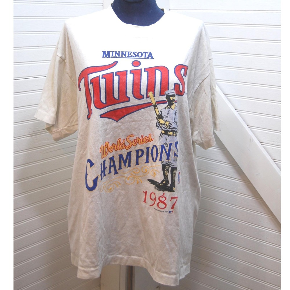 Vintage MLB Minnesota Twins shirt XL 1987 World Series‎ Champions (runs small)
